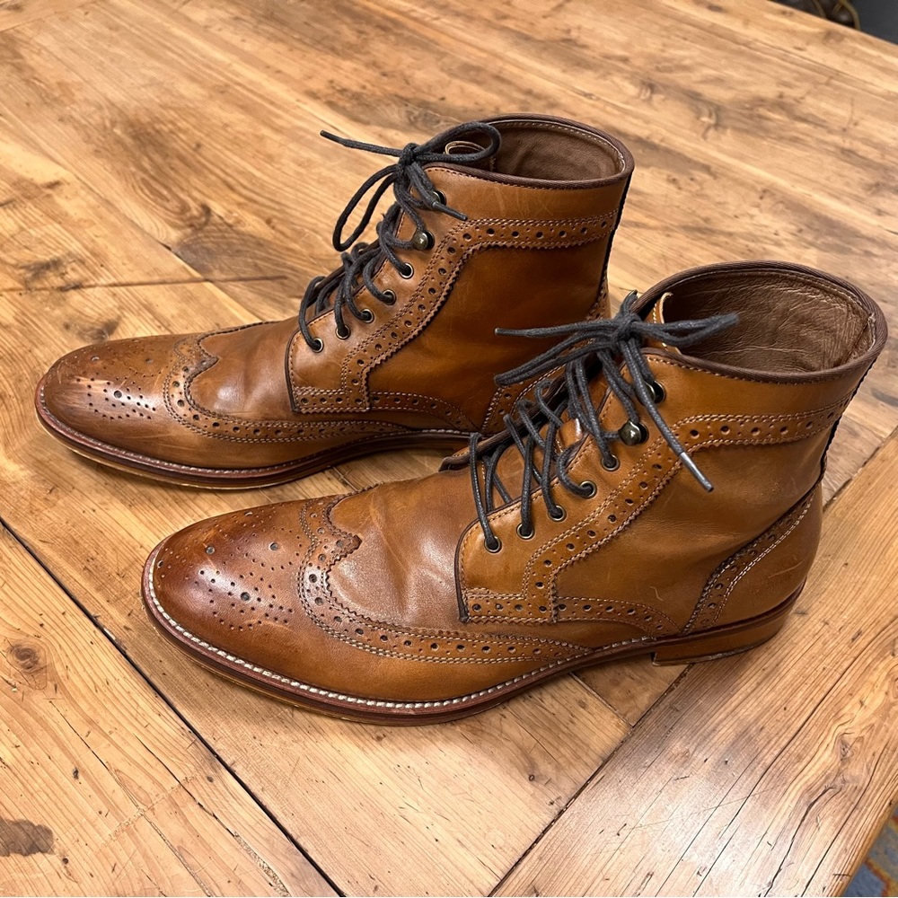 Elegant Tan Leather Men's Boots